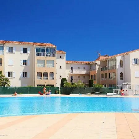 Le Lagon Bleu-8 *